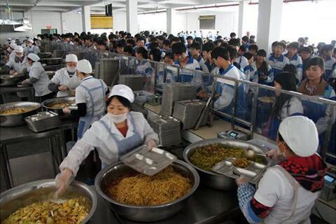 學校食堂承包這個近乎被壟斷的賺錢生意，如今卻“開不下去”？